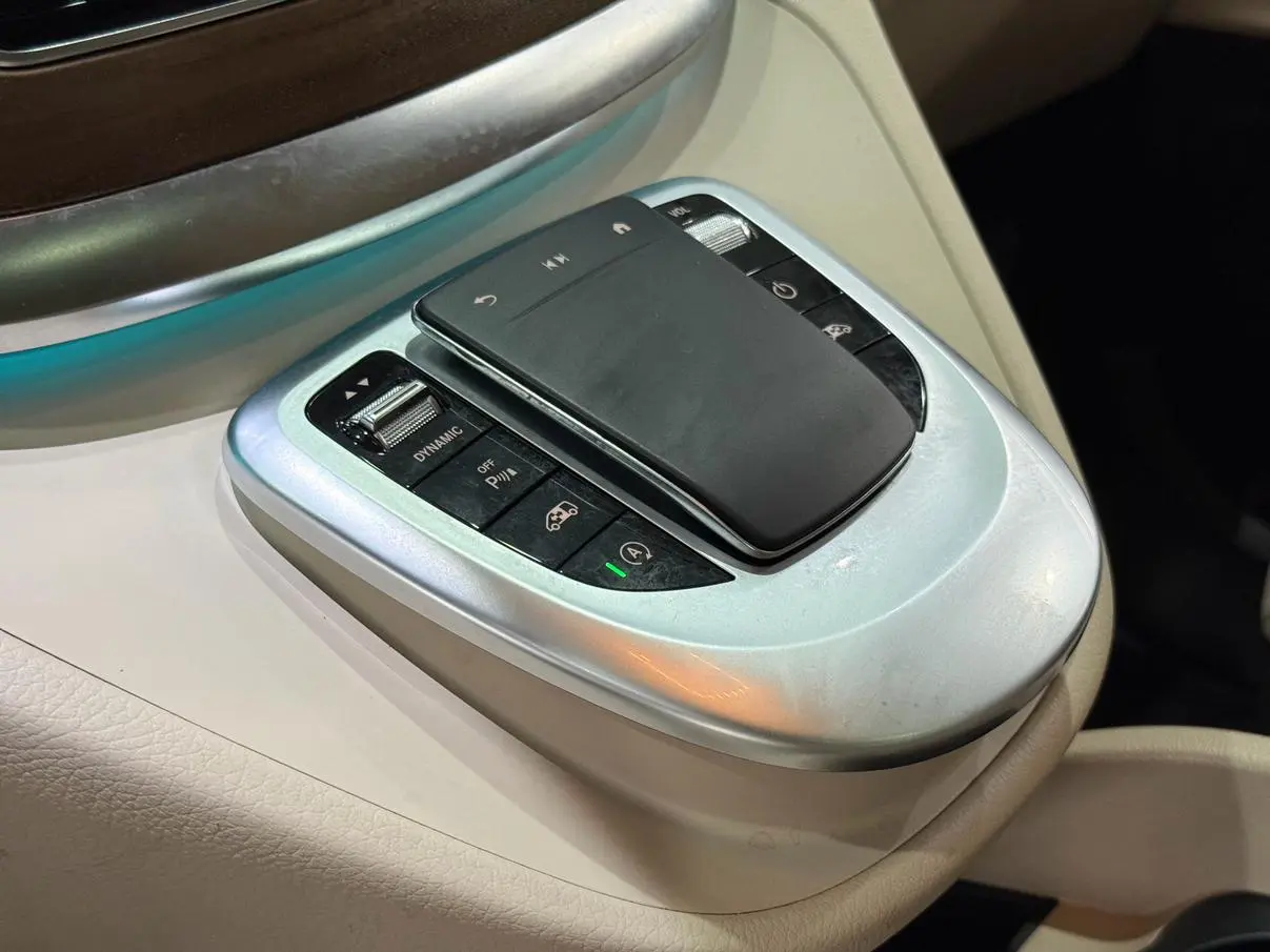 Mercedes-Benz V Class 2022 V 260 Premium