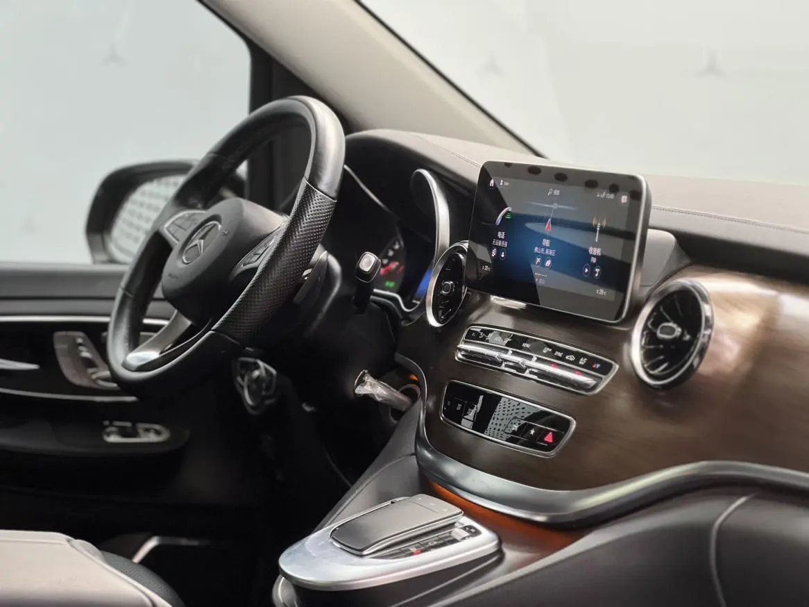 Mercedes-Benz V Class 2022 V 260 L LWB Luxury