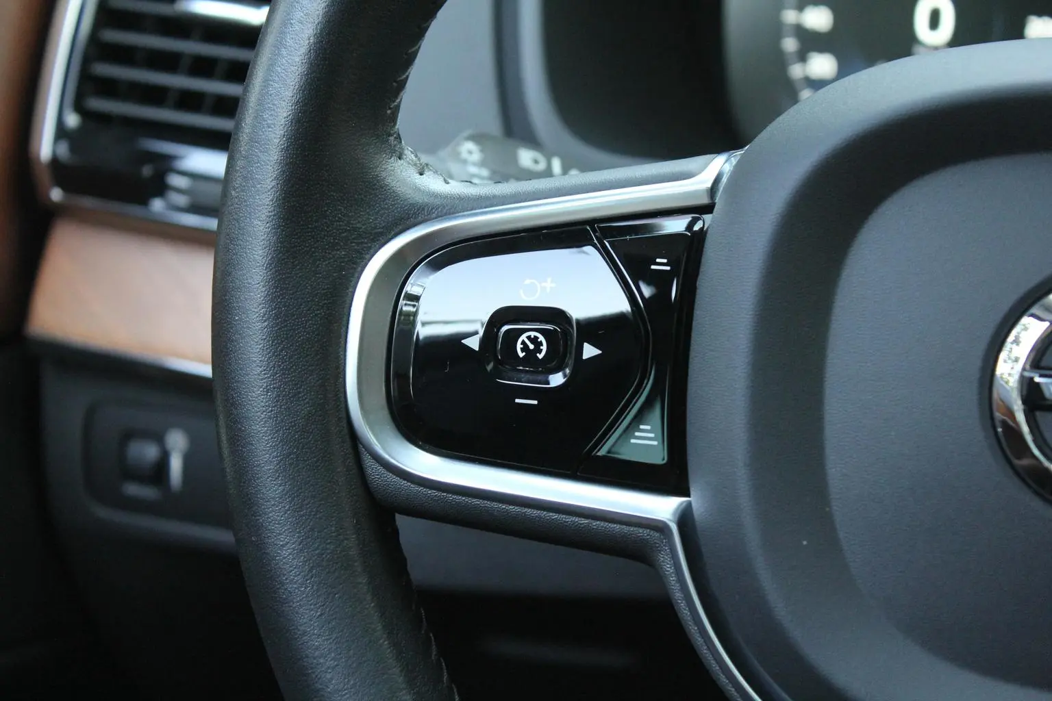 Volvo XC90 2020 Facelift T6 4WD Smart Luxury 7 seat