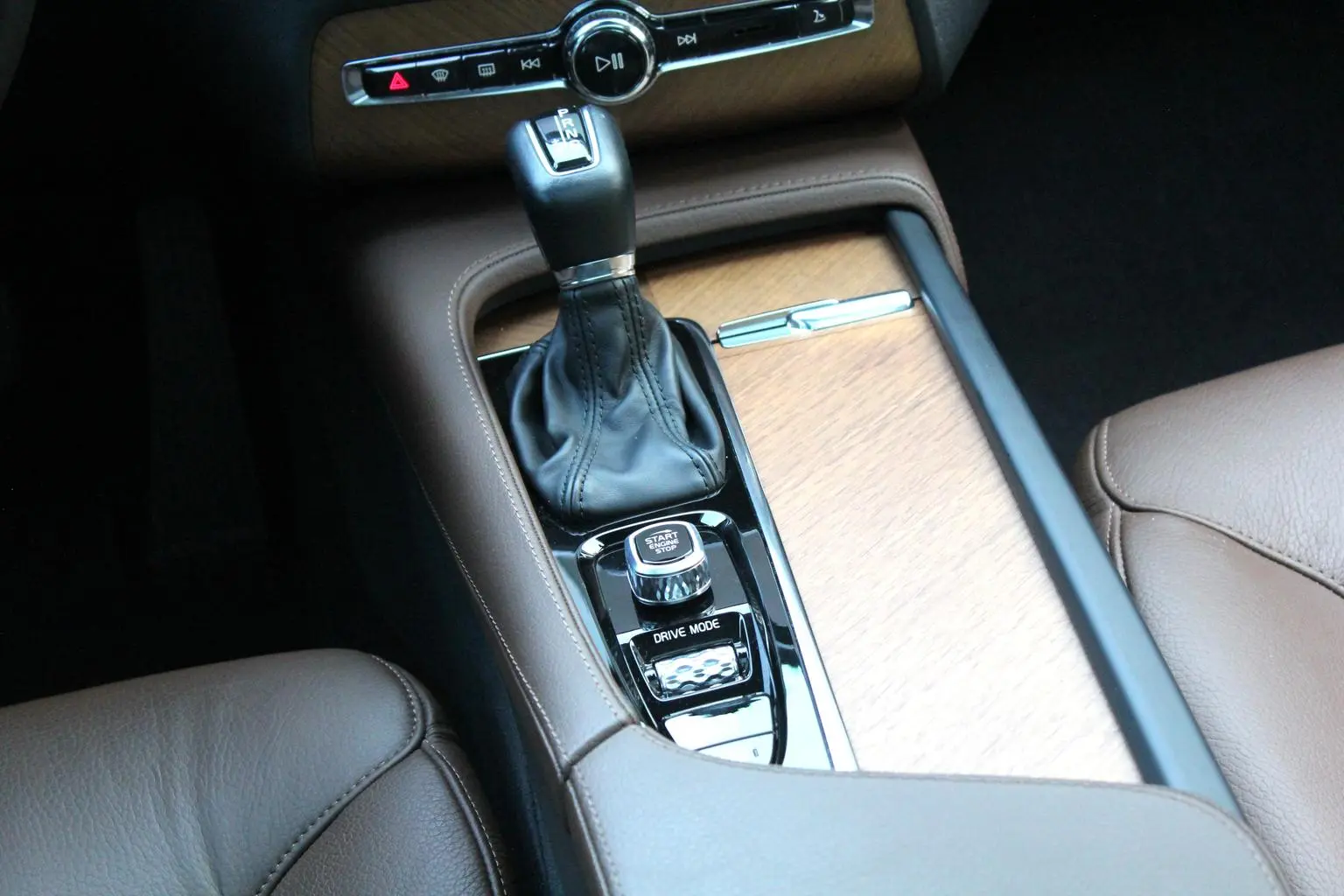 Volvo XC90 2020 Facelift T6 4WD Smart Luxury 7 seat