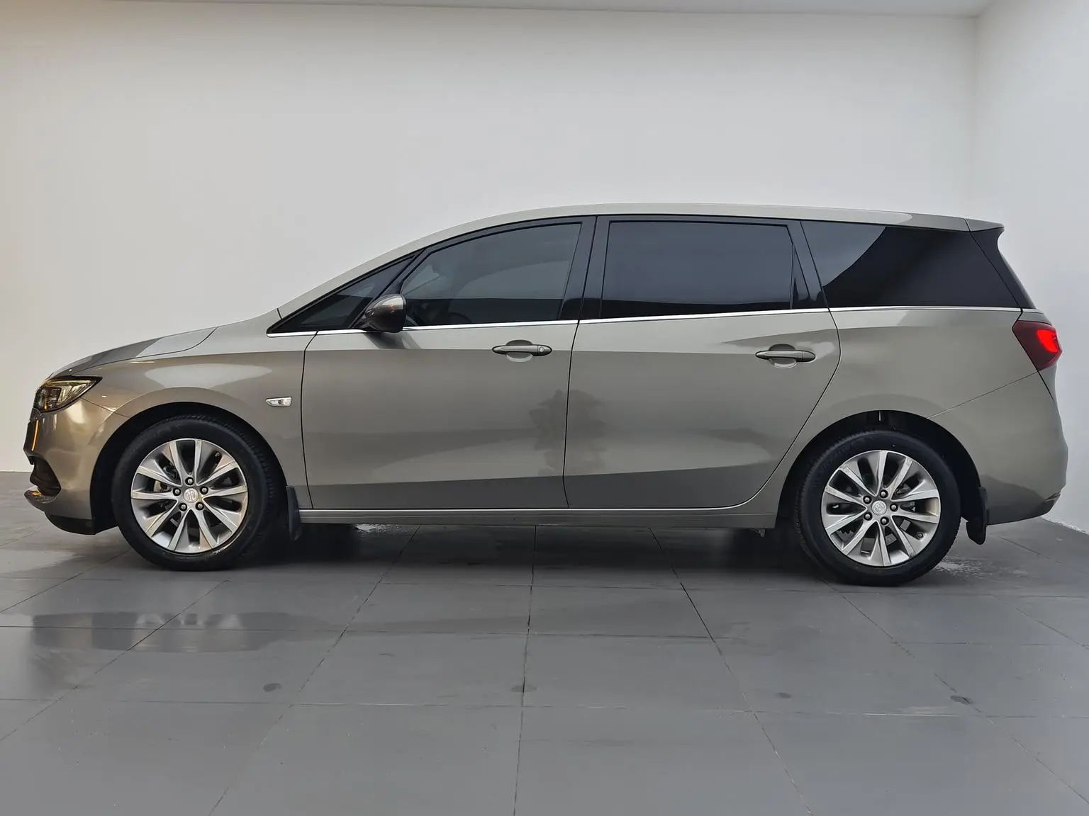 Buick GL6 2019 18T 6 seat Connected Luxury China V