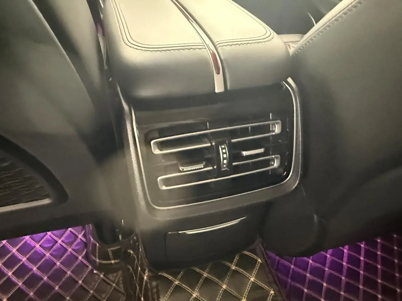Hongqi HS5 2023 2.0T Pro