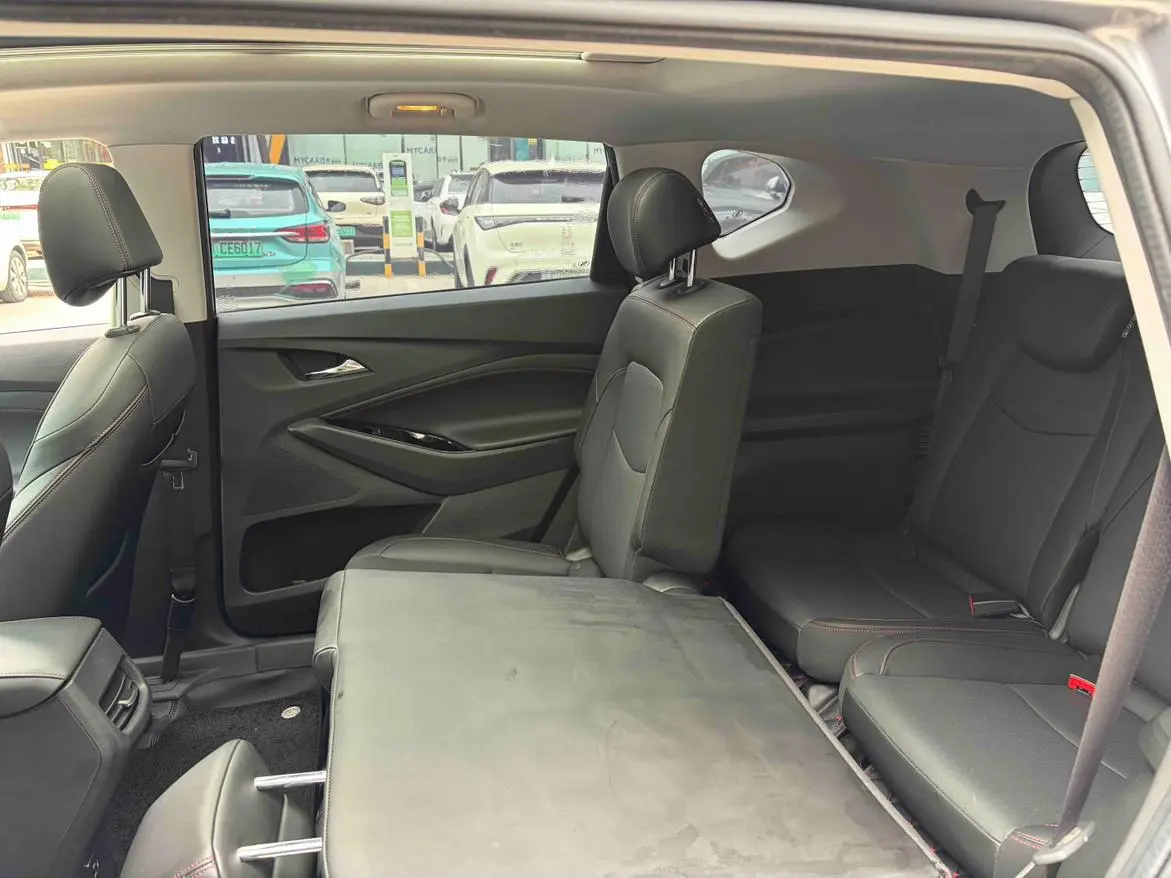 Chevrolet Orlando 2018 Redline 530T Auto (5+2 ) China V