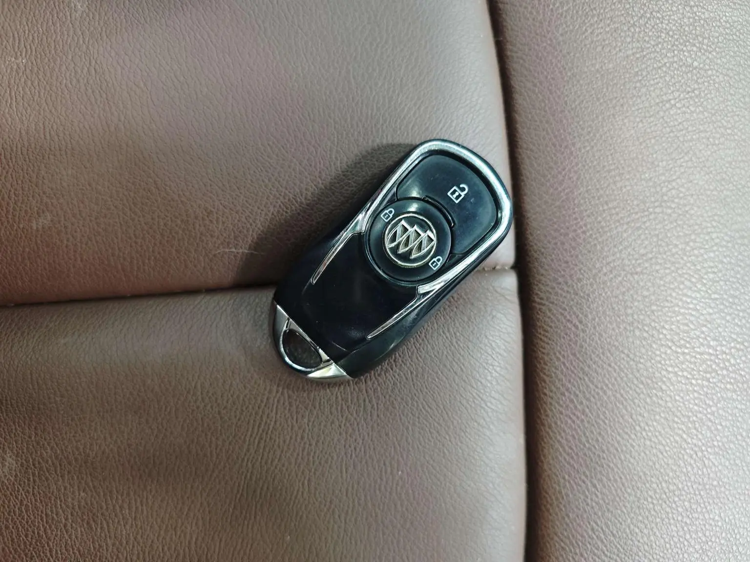 Buick GL6 2018 18T 6 seat Premium