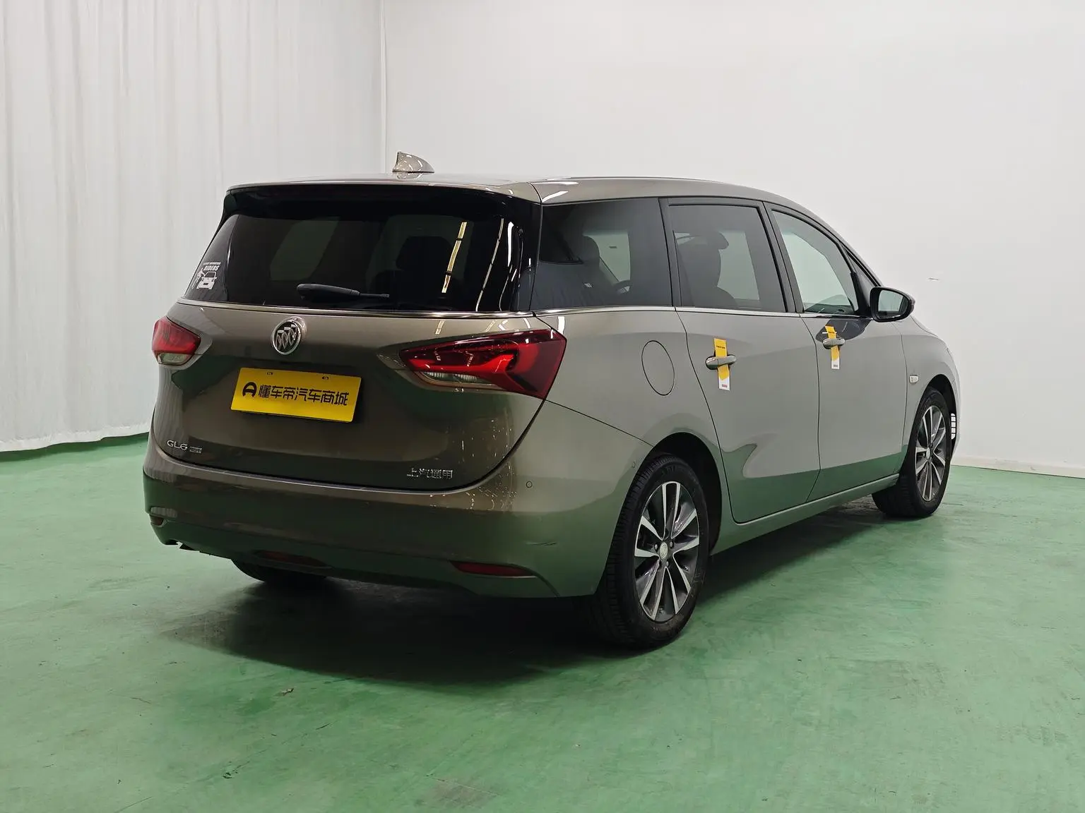 Buick GL6 2018 18T 6 seat Premium