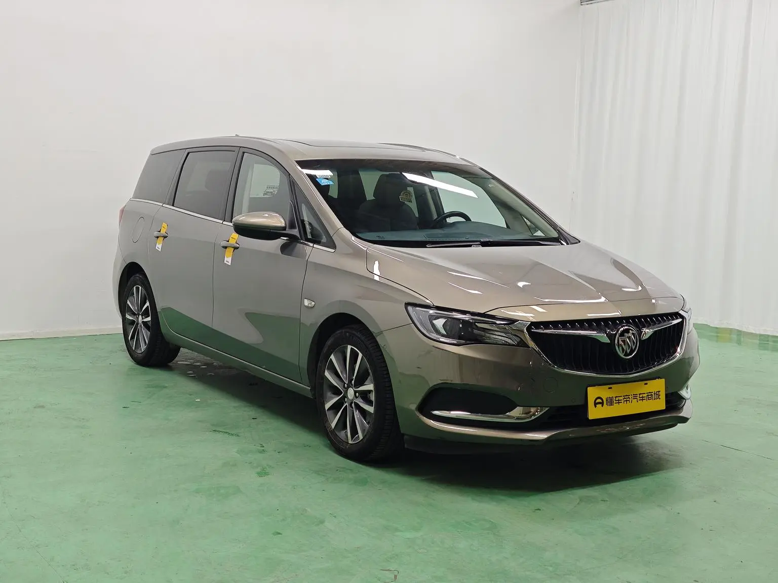 Buick GL6 2018 18T 6 seat Premium