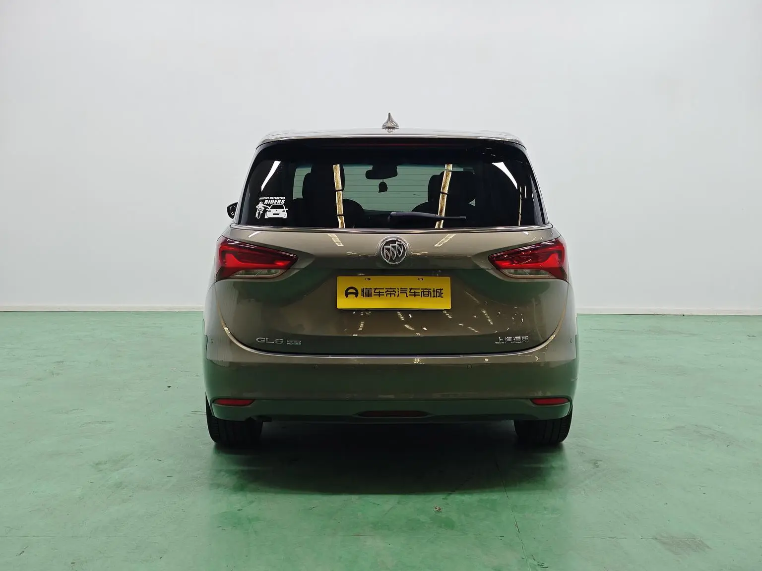 Buick GL6 2018 18T 6 seat Premium