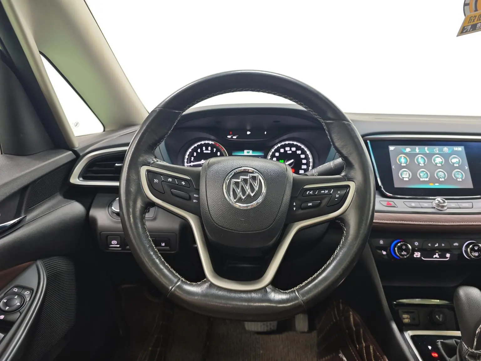 Buick GL6 2018 18T 6 seat Premium