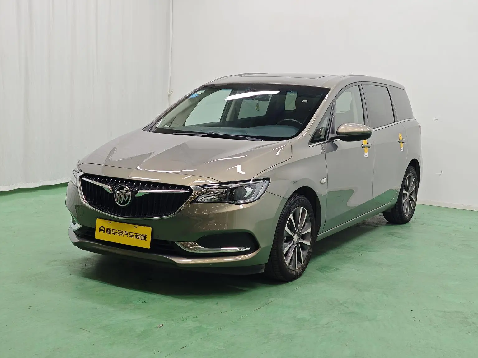 Buick GL6 2018 18T 6 seat Premium