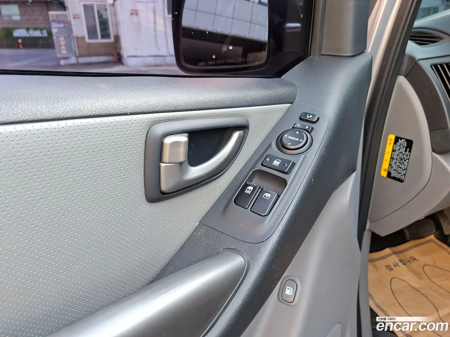 Hyundai Starex Wagon 12-Seater
