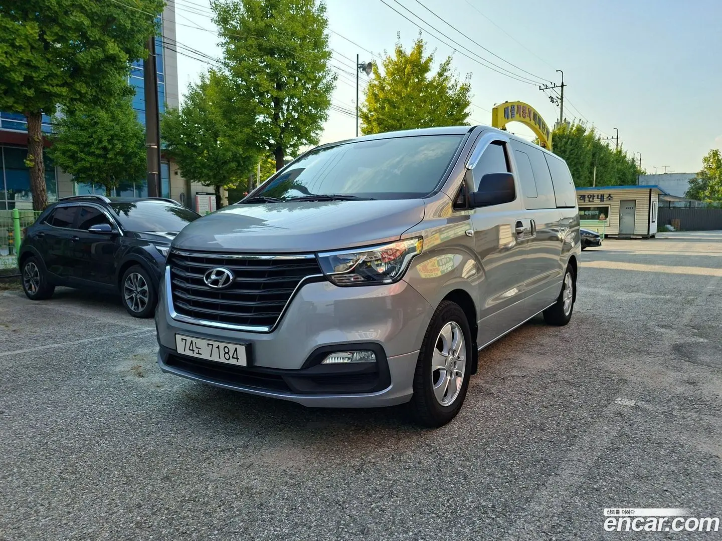 Hyundai Starex Wagon 12-Seater