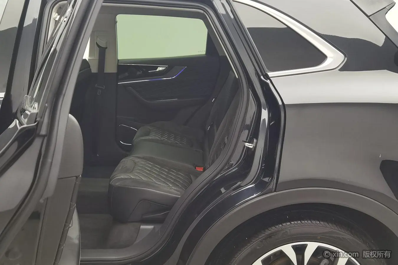 Hongqi HS5 2019 2.0T Smart Connected 4WD