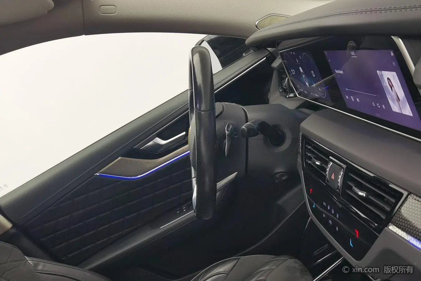 Hongqi HS5 2019 2.0T Smart Connected 4WD
