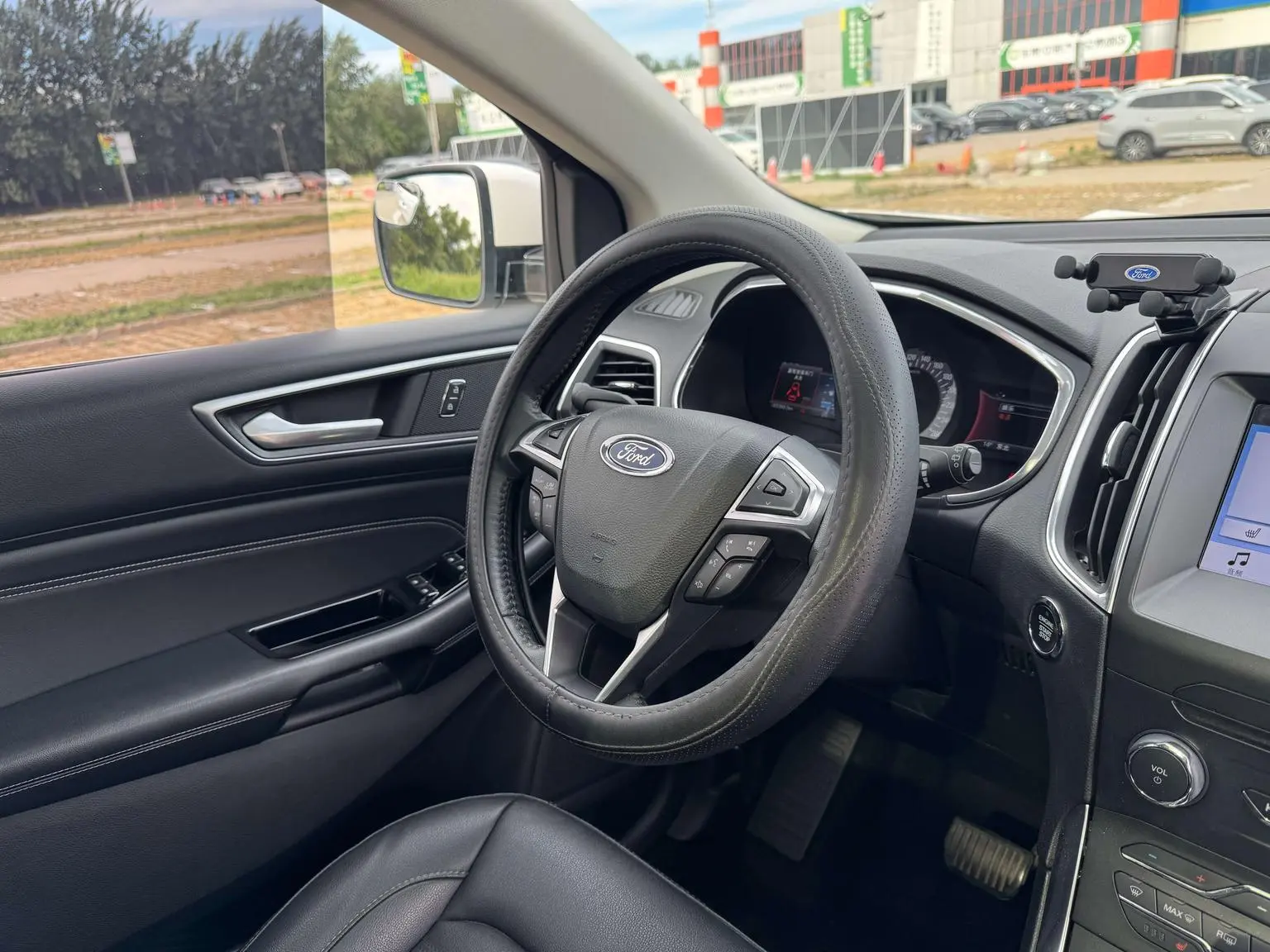 Ford Edge 2018 EcoBoost 245 2WD Sharp Luxury 7 seat China V