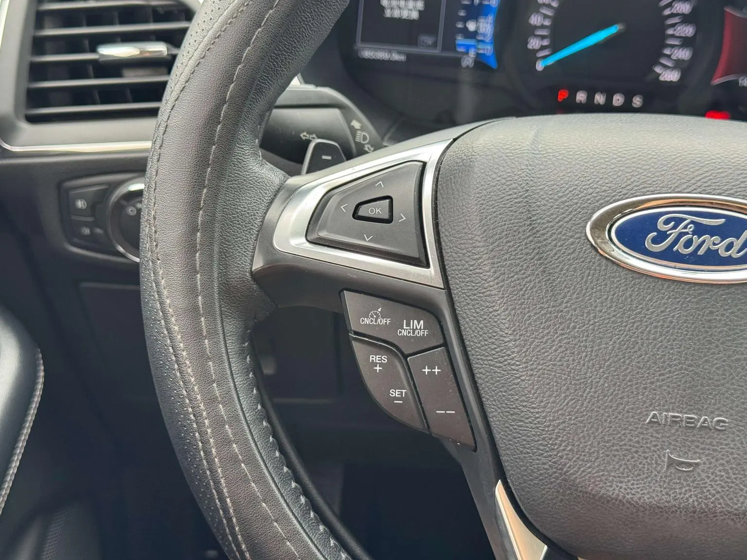 Ford Edge 2018 EcoBoost 245 2WD Sharp Luxury 7 seat China V