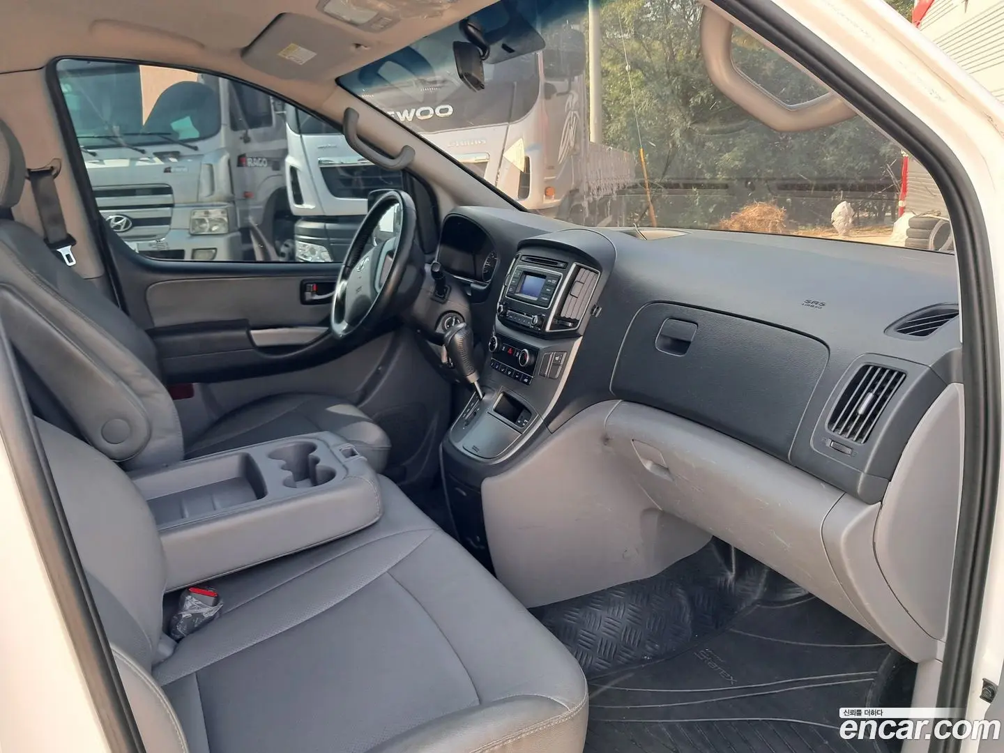 Hyundai Starex Van 3-Seater