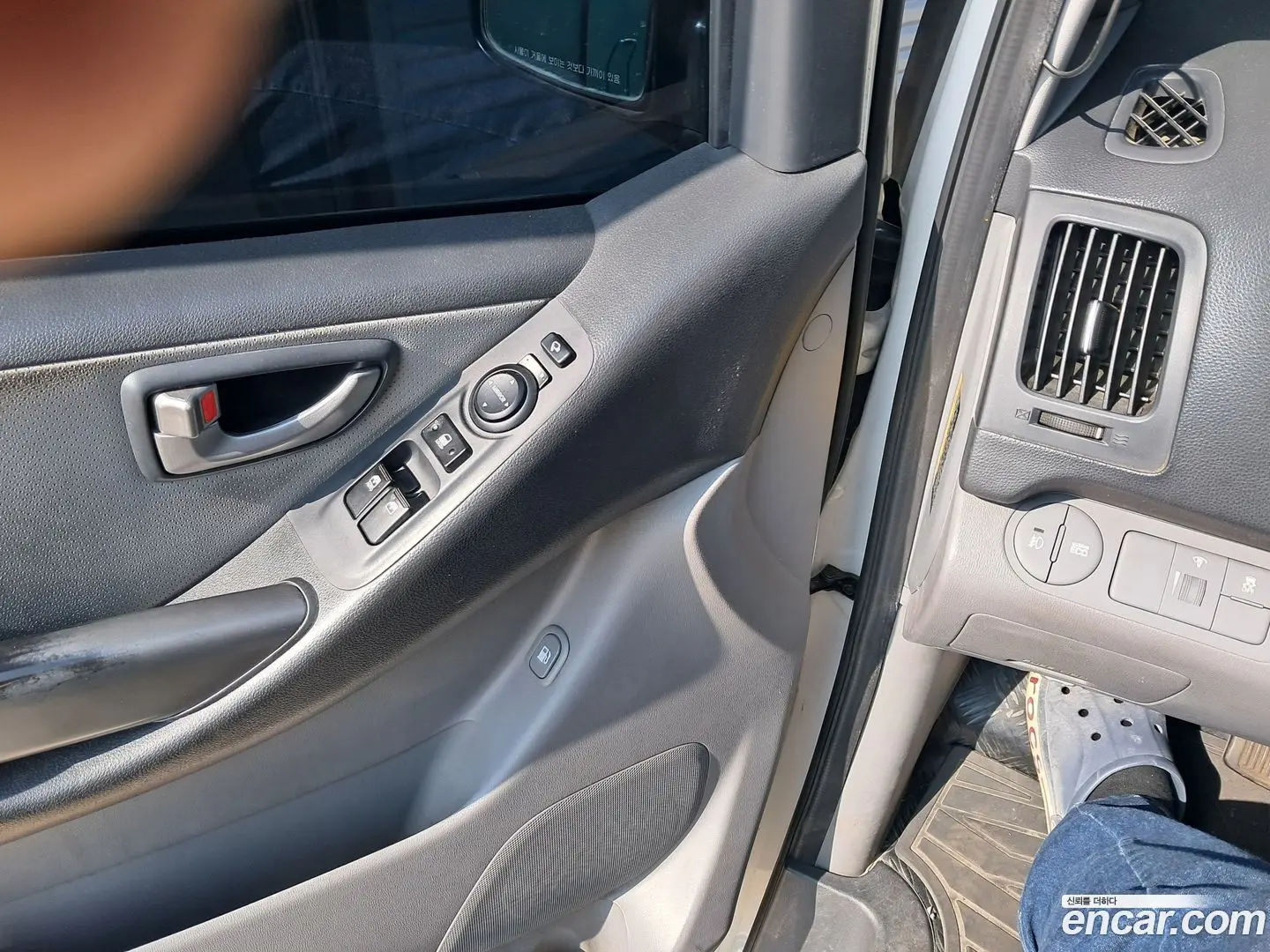 Hyundai Starex Van 3-Seater