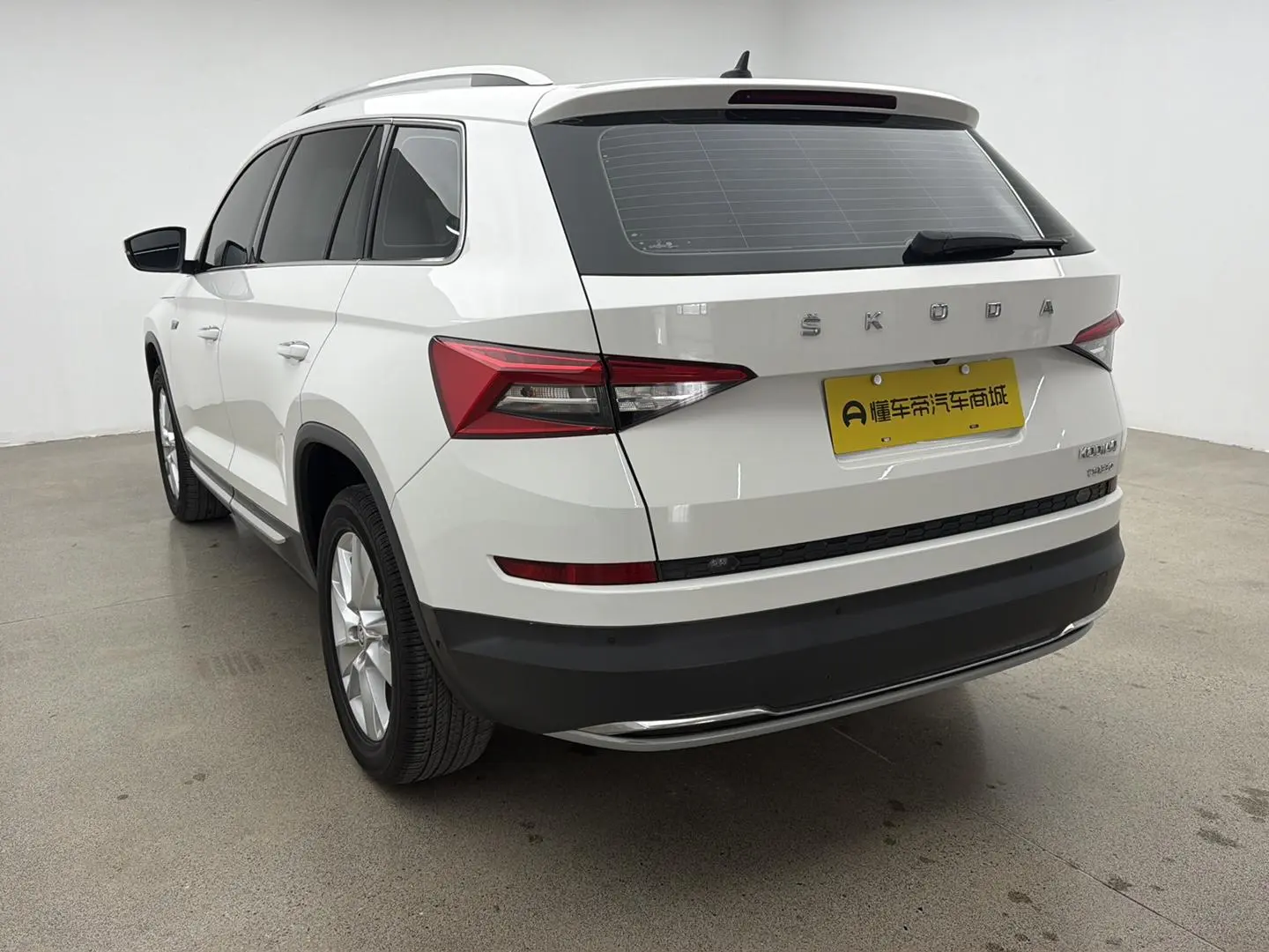 Skoda 2020 TSI330 5 seat 2WD Luxury Premium Enjoy