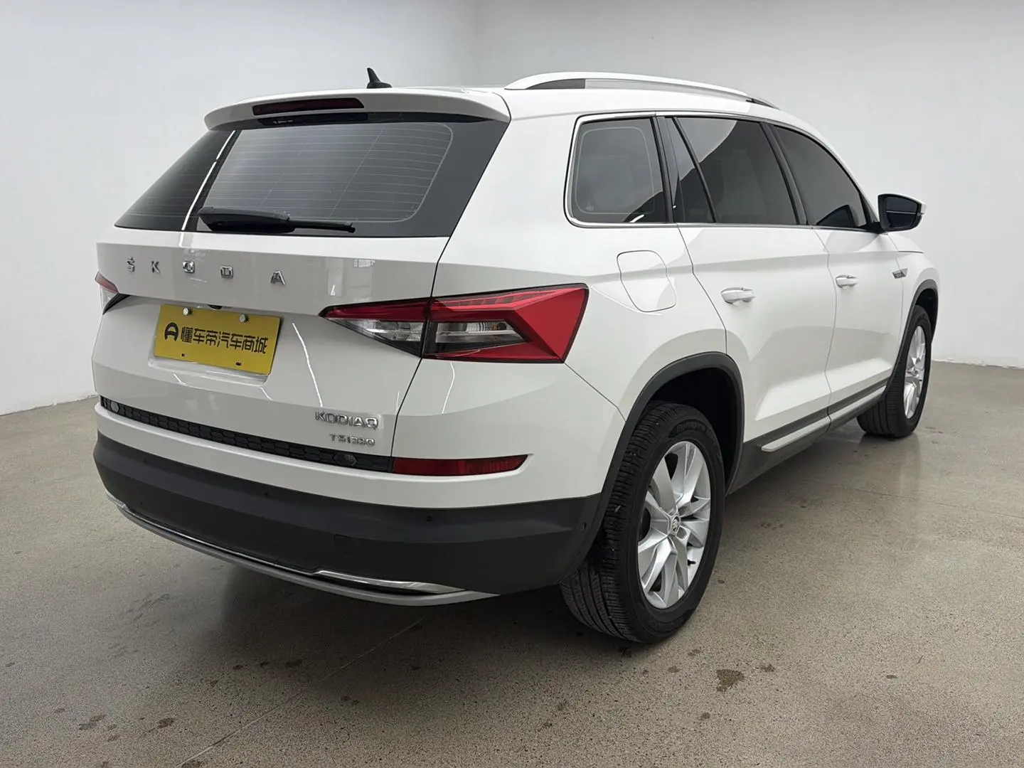 Skoda 2020 TSI330 5 seat 2WD Luxury Premium Enjoy