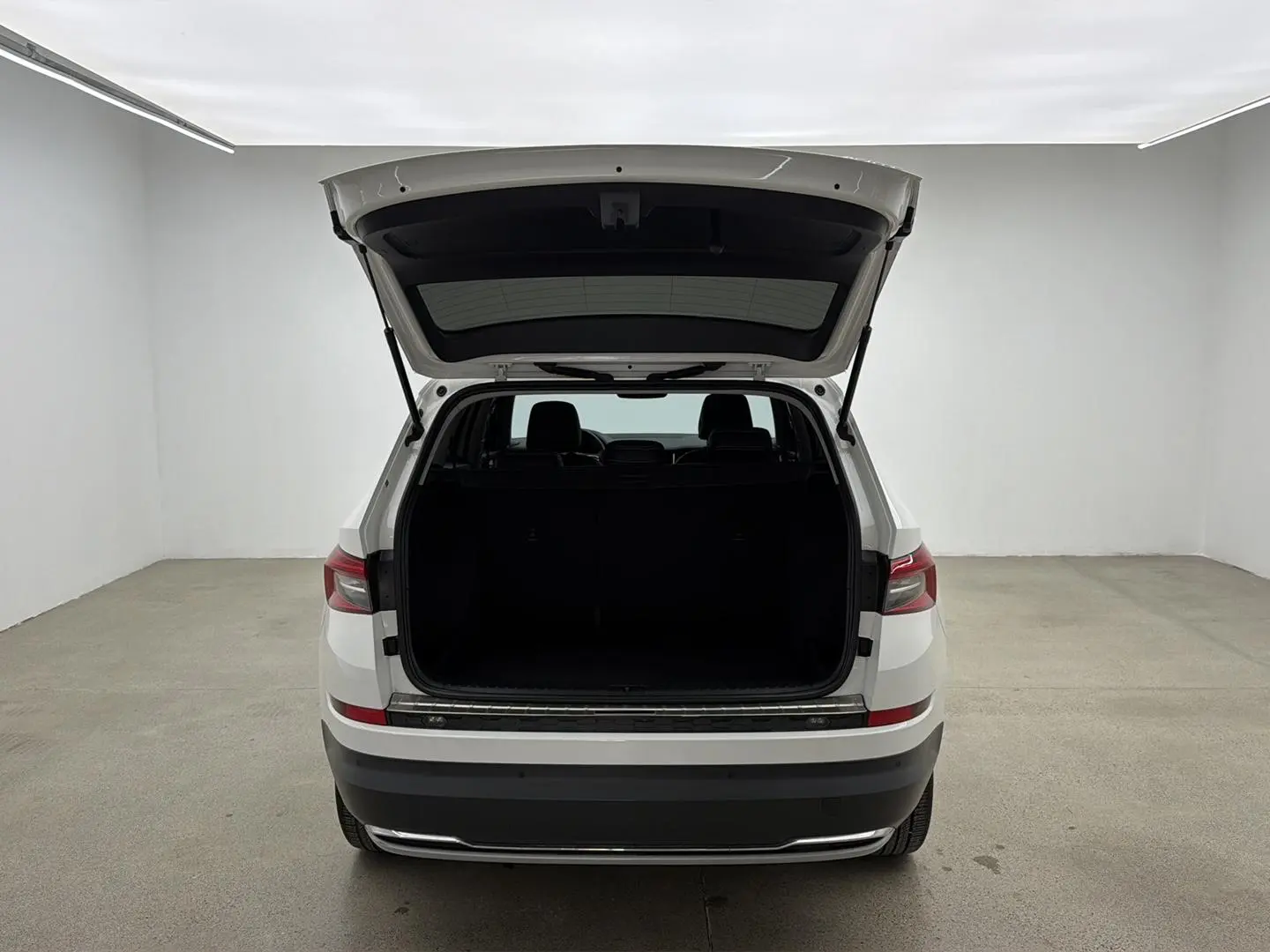 Skoda 2020 TSI330 5 seat 2WD Luxury Premium Enjoy