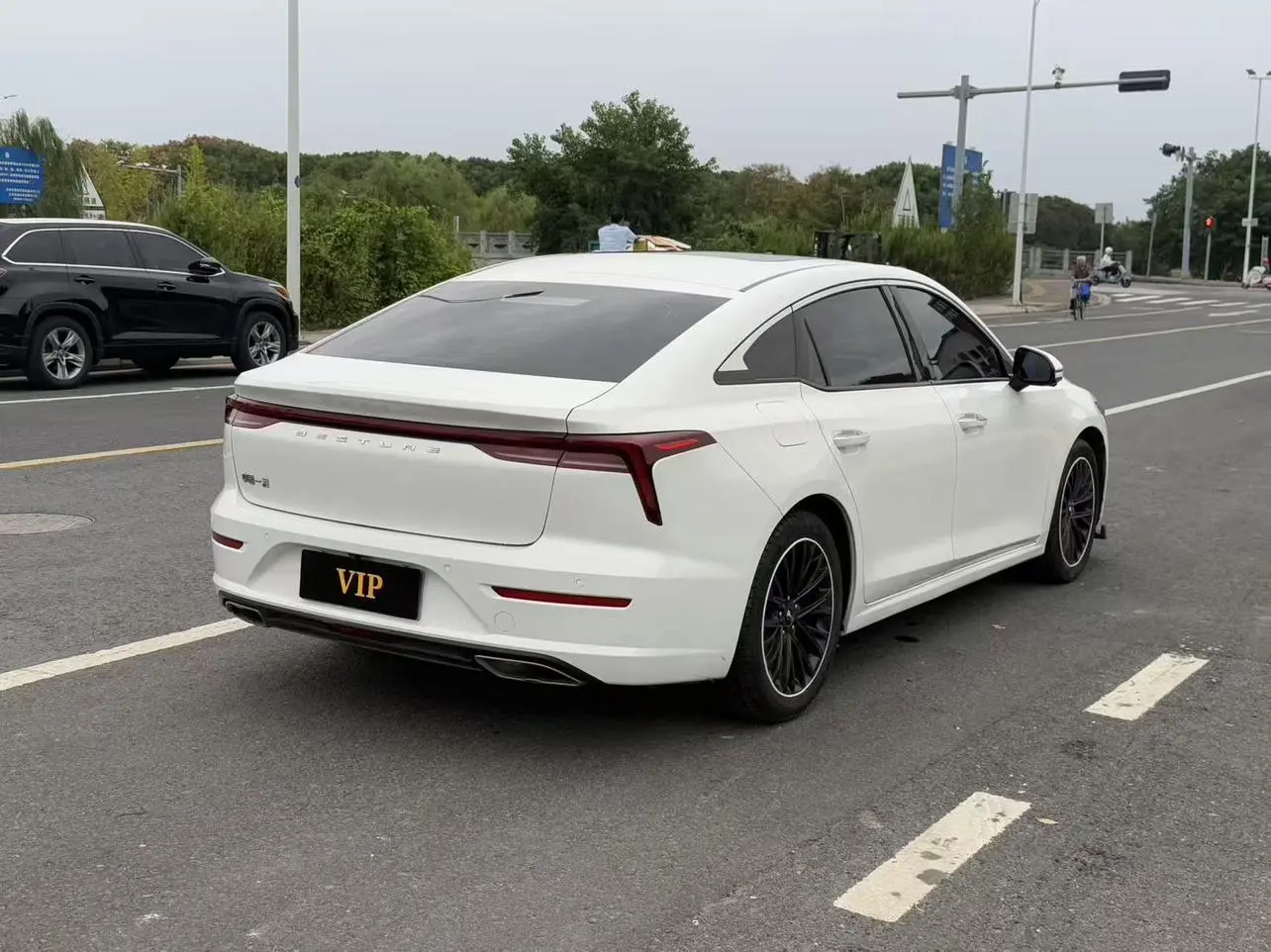 Bestune B70 2023 3rd Gen 1.5T Auto 70 Anniversary Commemorative