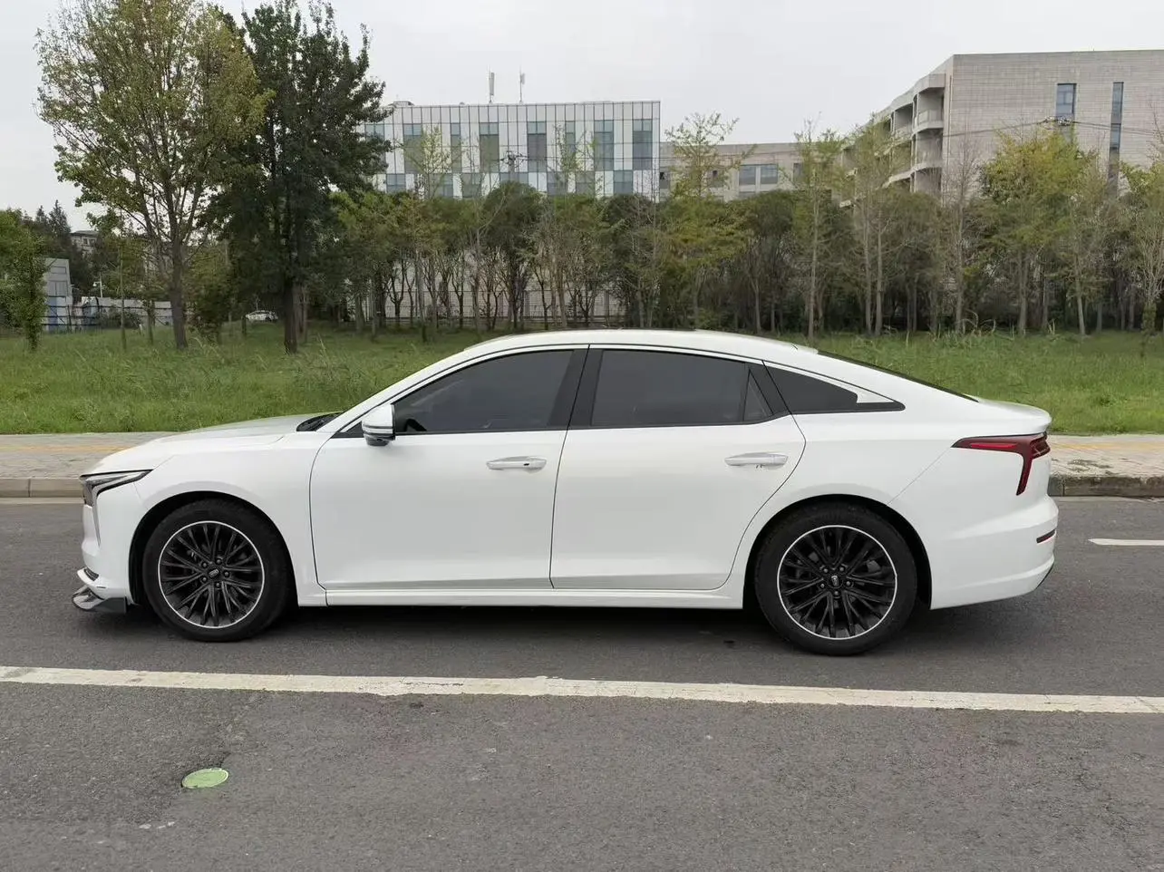 Bestune B70 2023 3rd Gen 1.5T Auto 70 Anniversary Commemorative