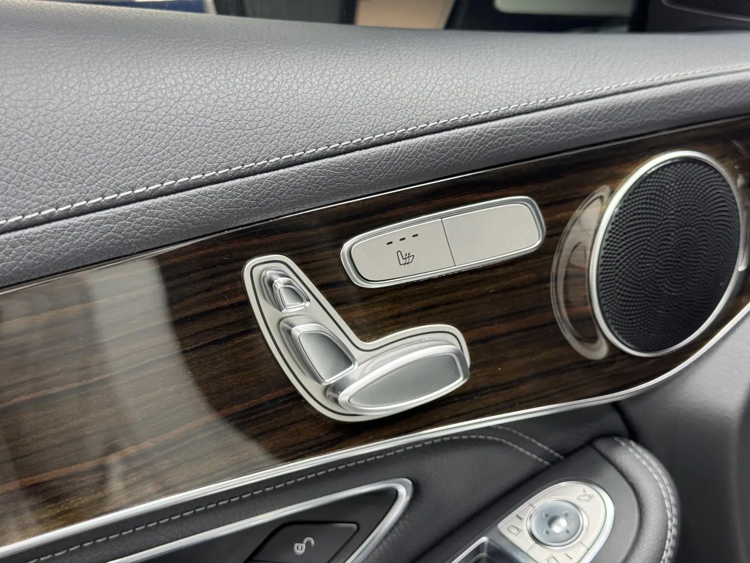 Mercedes-Benz GLC 2019 GLC 260 L 4MATIC Dynamic