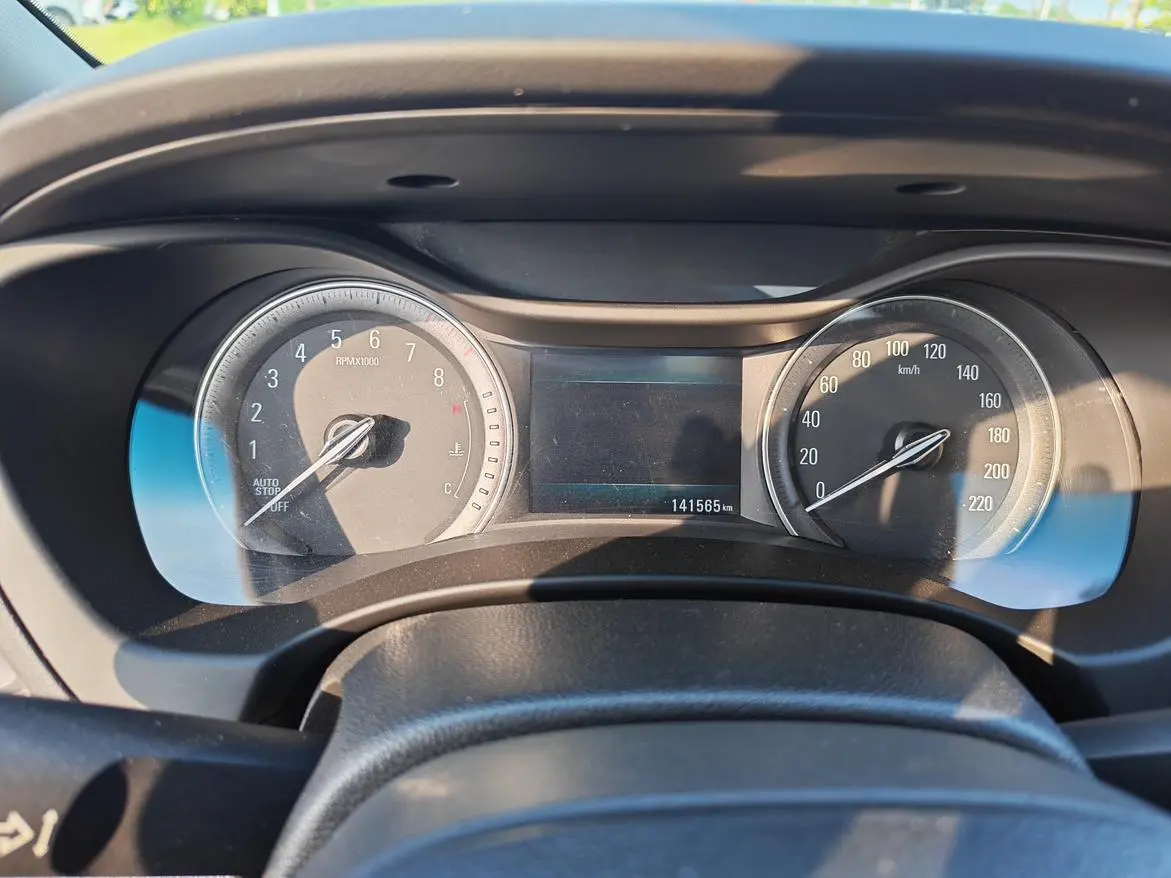 Buick GL6 2018 18T 6 seat Luxury