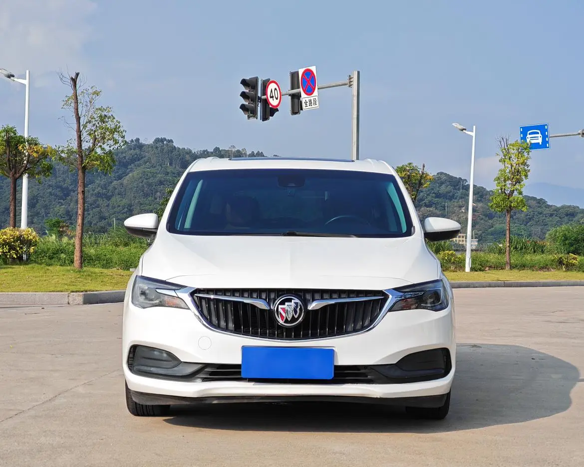 Buick GL6 2018 18T 6 seat Luxury