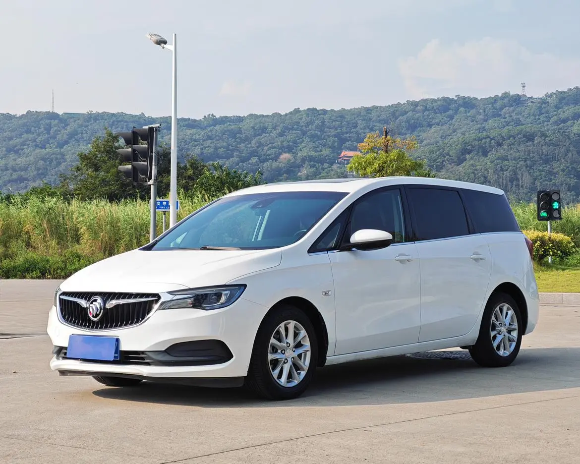 Buick GL6 2018 18T 6 seat Luxury
