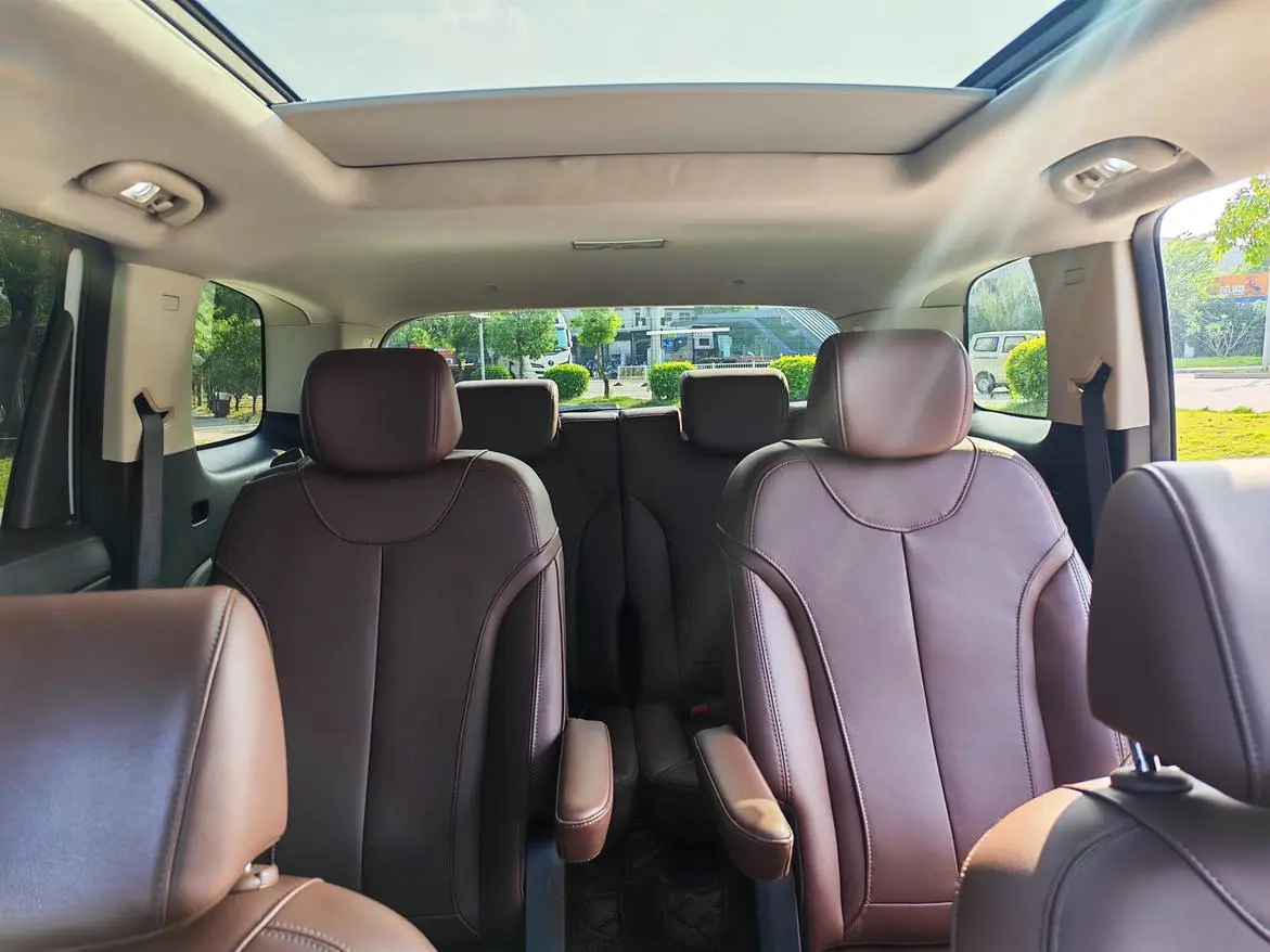 Buick GL6 2018 18T 6 seat Luxury