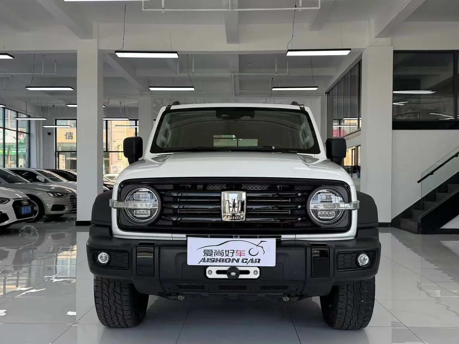 300 2021 2.0T