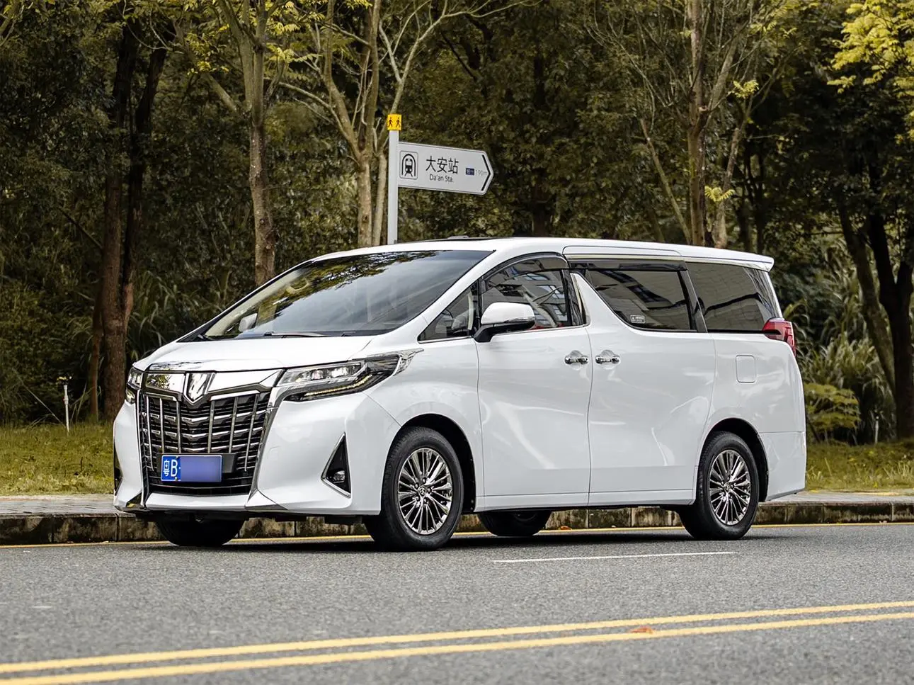 Toyota 2018 Facelift 3.5L Luxury