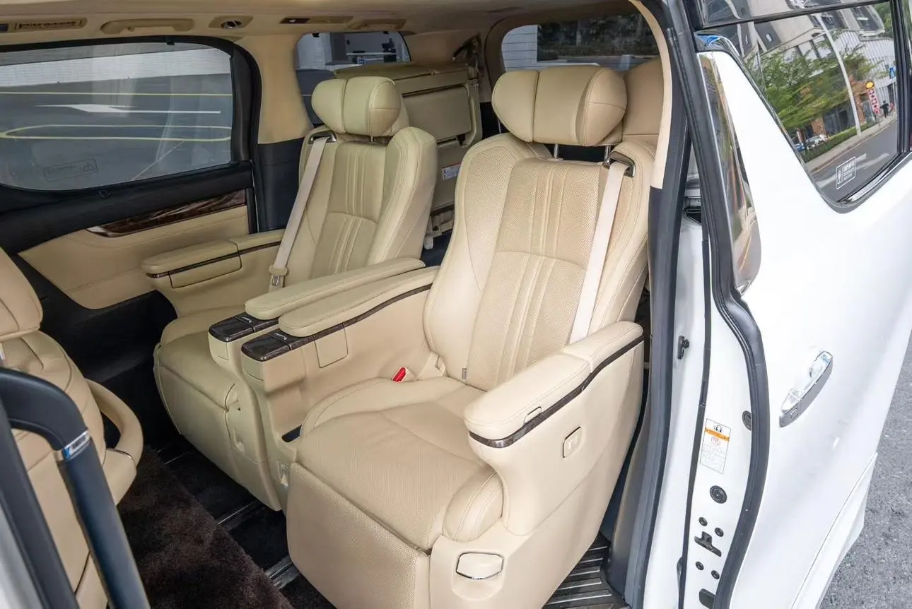 Toyota 2018 Facelift 3.5L Luxury