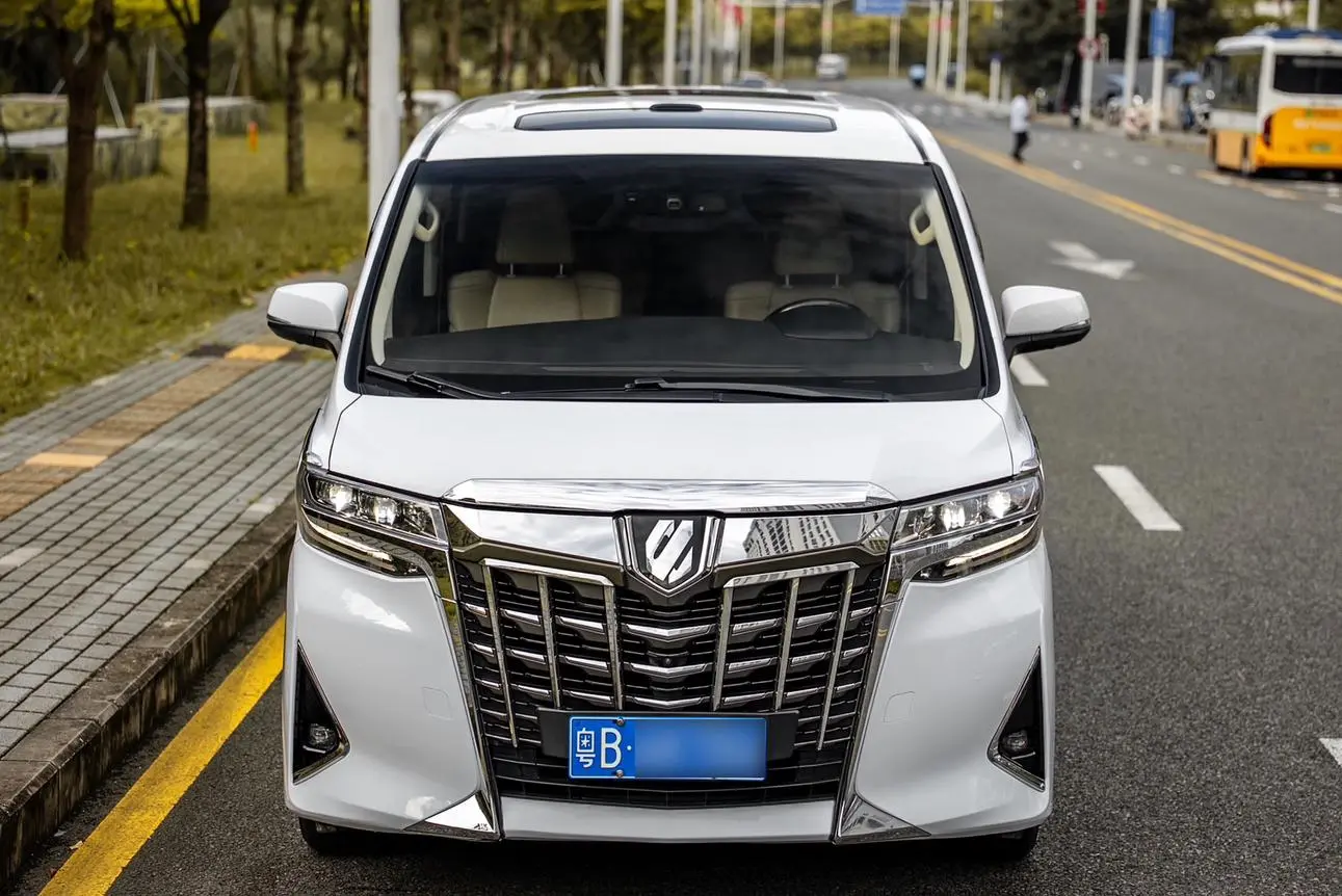 Toyota 2018 Facelift 3.5L Luxury