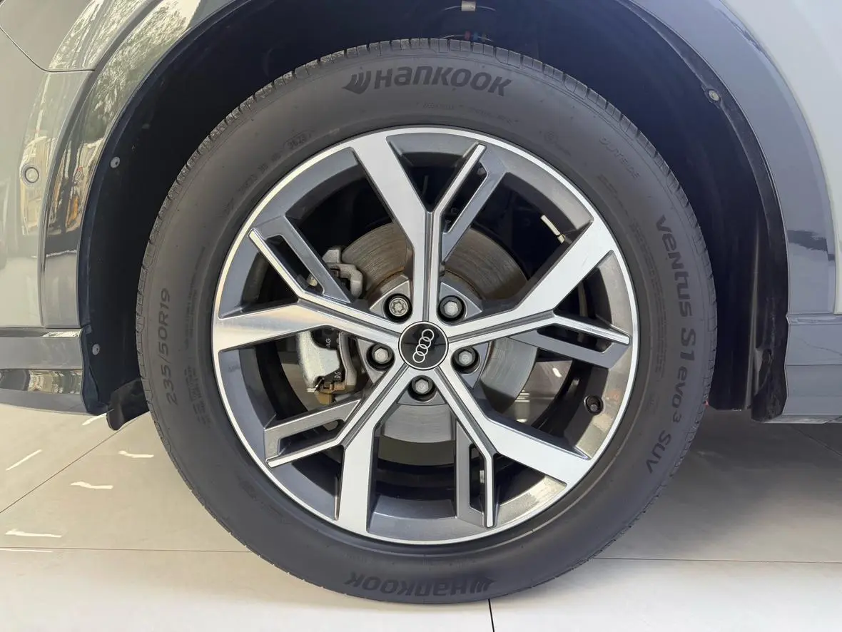 Audi Q3 2024 35 TFSI Dynamic Fashion