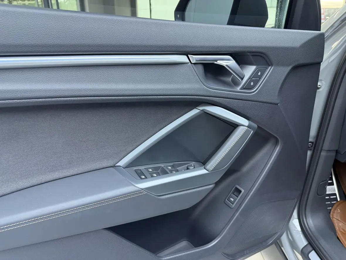 Audi Q3 2024 35 TFSI Dynamic Fashion