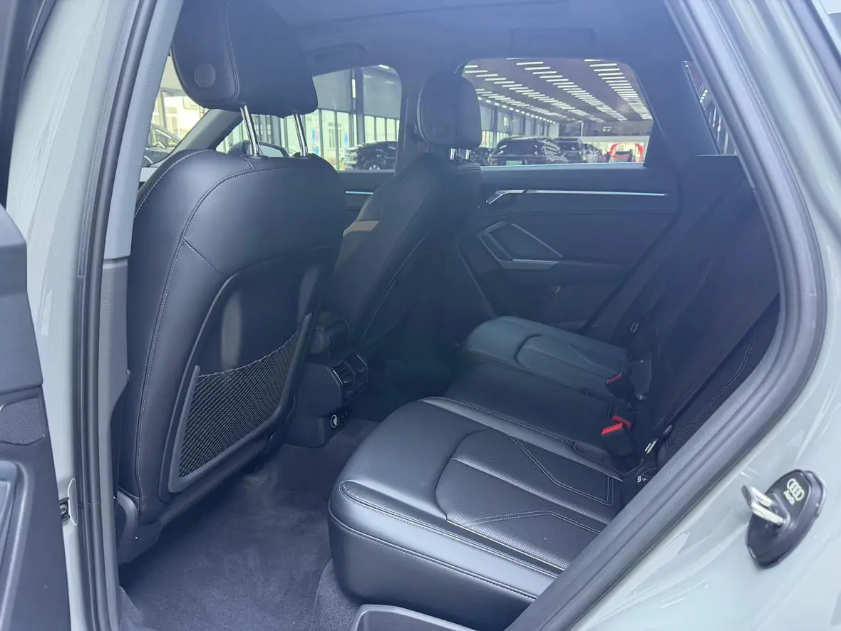 Audi Q3 2024 35 TFSI Dynamic Fashion