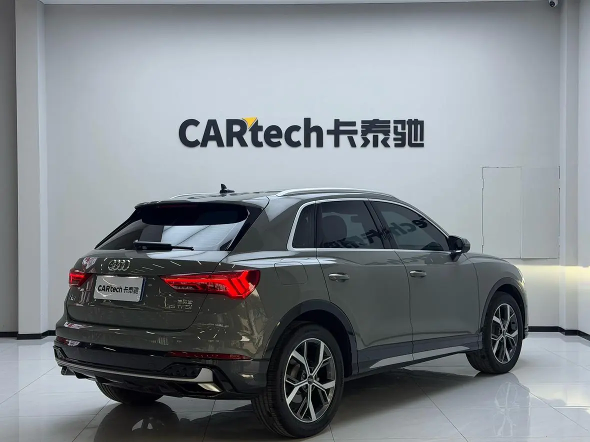 Audi Q3 2024 35 TFSI Dynamic Fashion