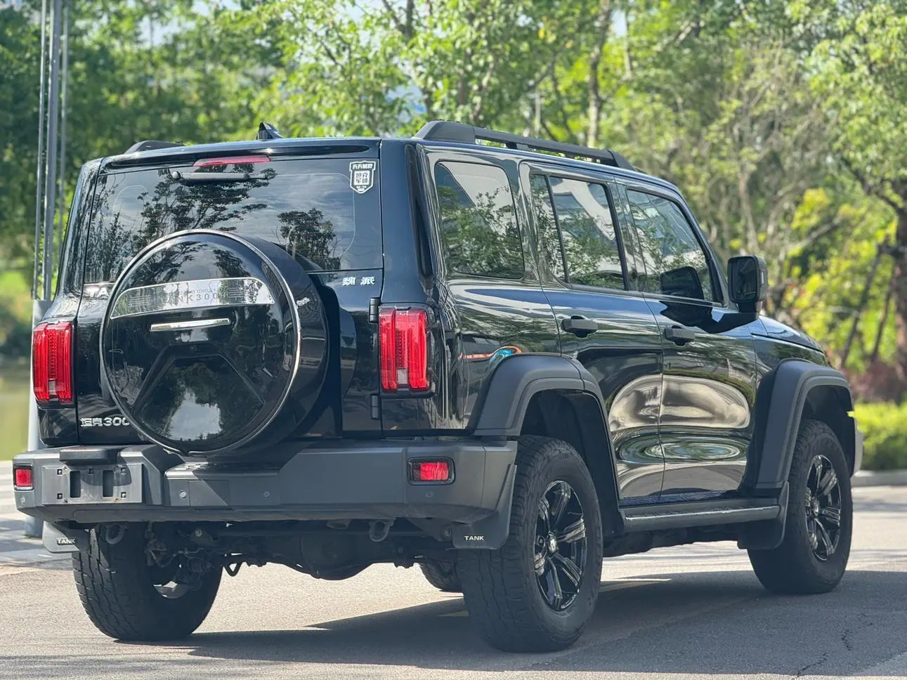 300 2021 2.0T