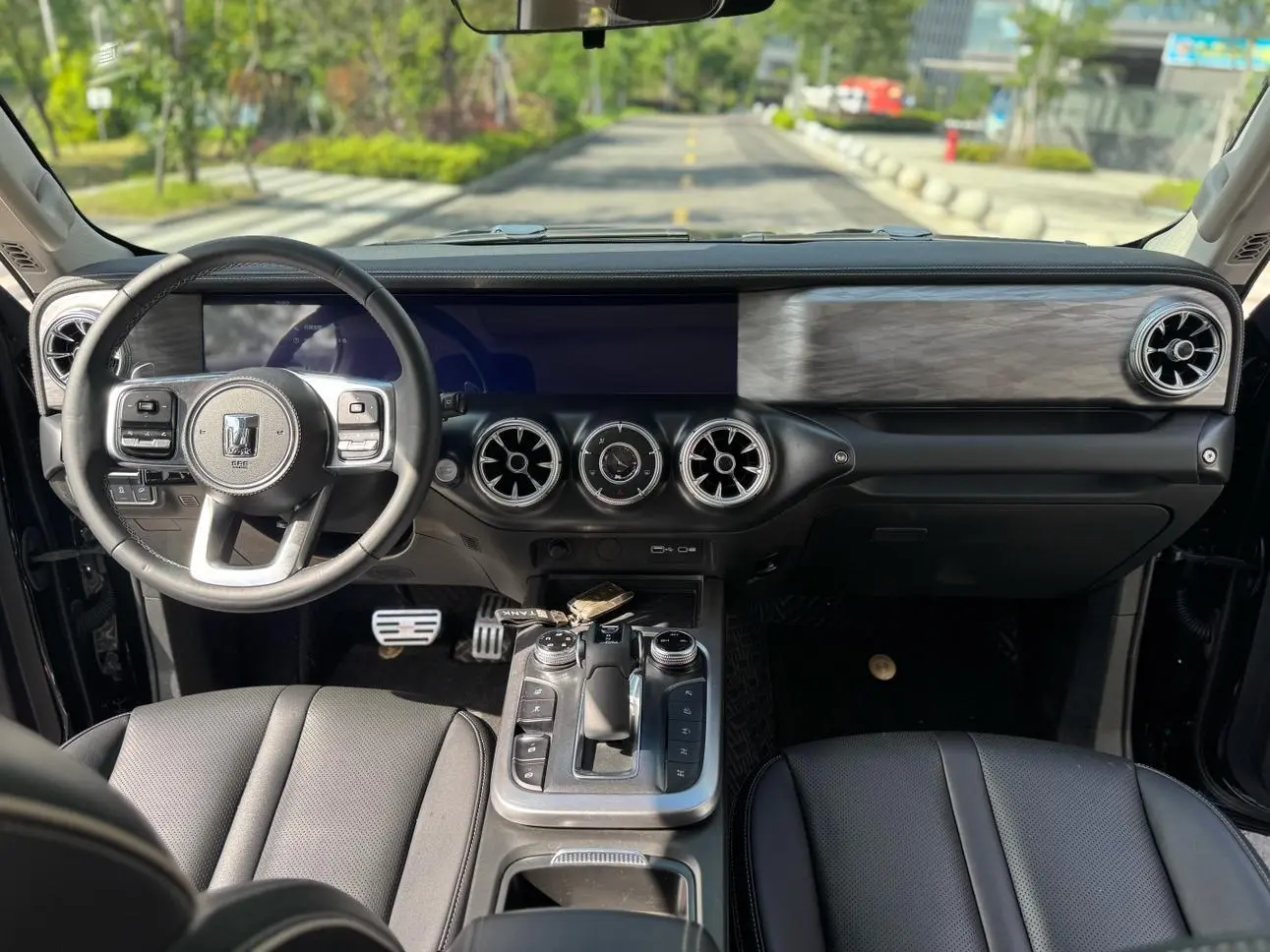 300 2021 2.0T