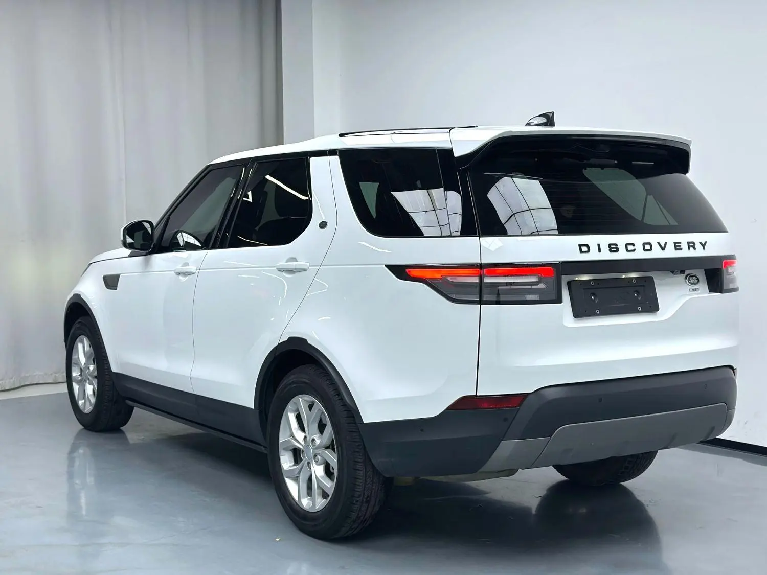 Land Rover Discovery 2019 3.0 V6 SE