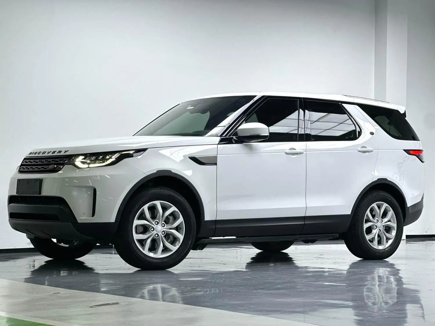 Land Rover Discovery 2019 3.0 V6 SE