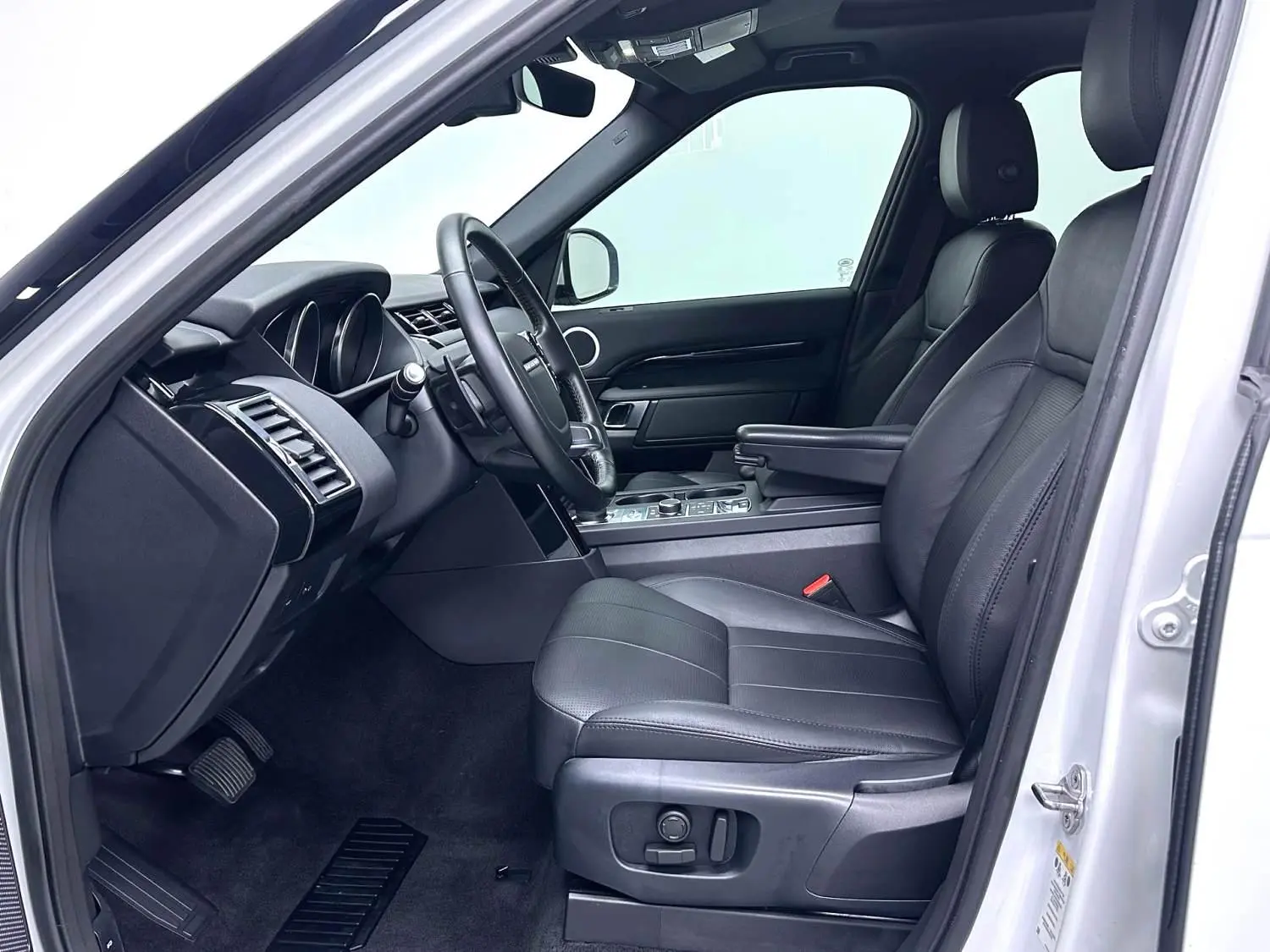 Land Rover Discovery 2019 3.0 V6 SE