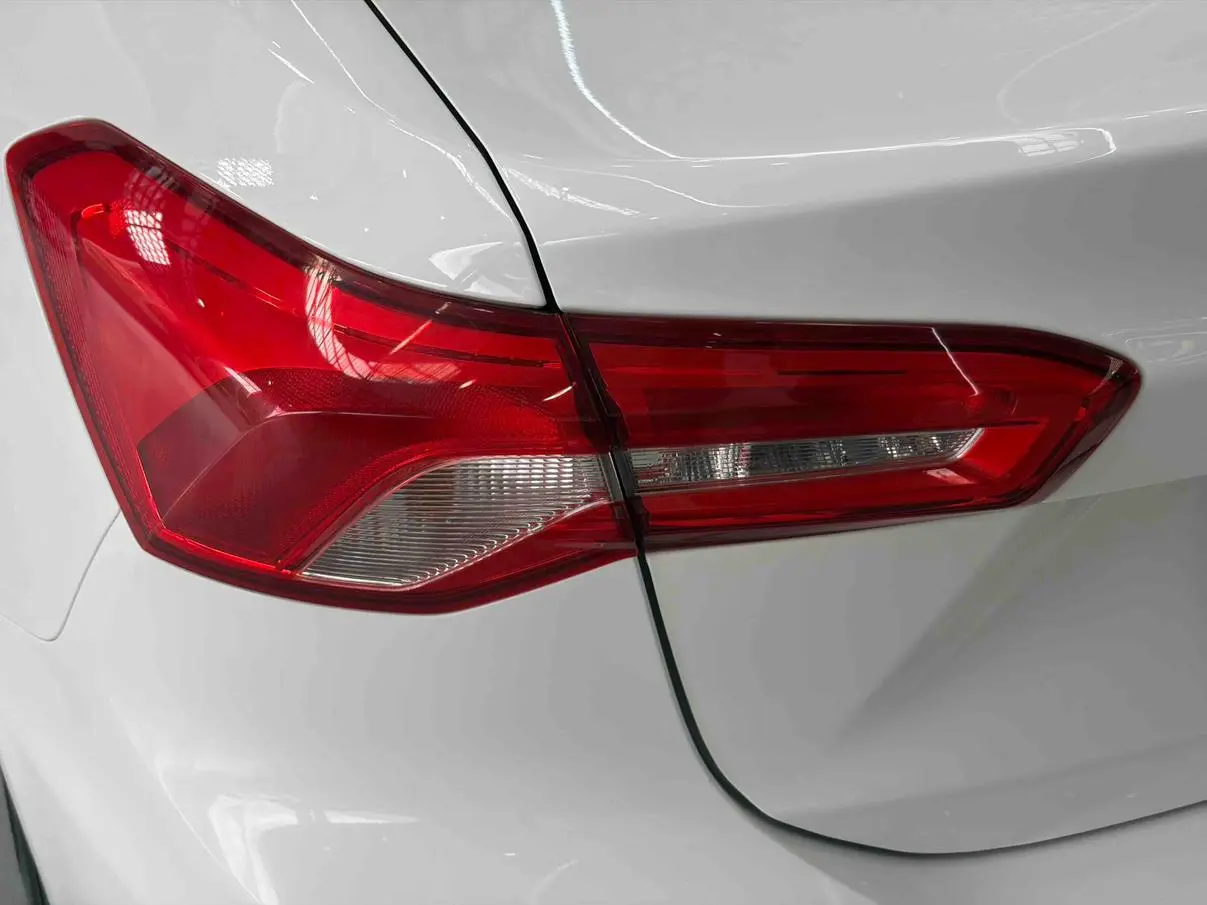 Ford Focus 2021 Sedan EcoBoost 180 Auto