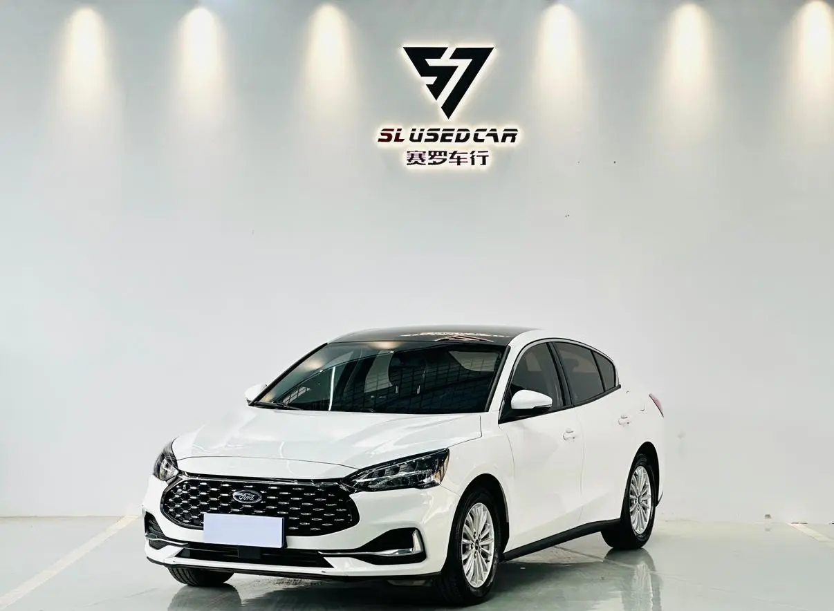 Ford Focus 2021 Sedan EcoBoost 180 Auto