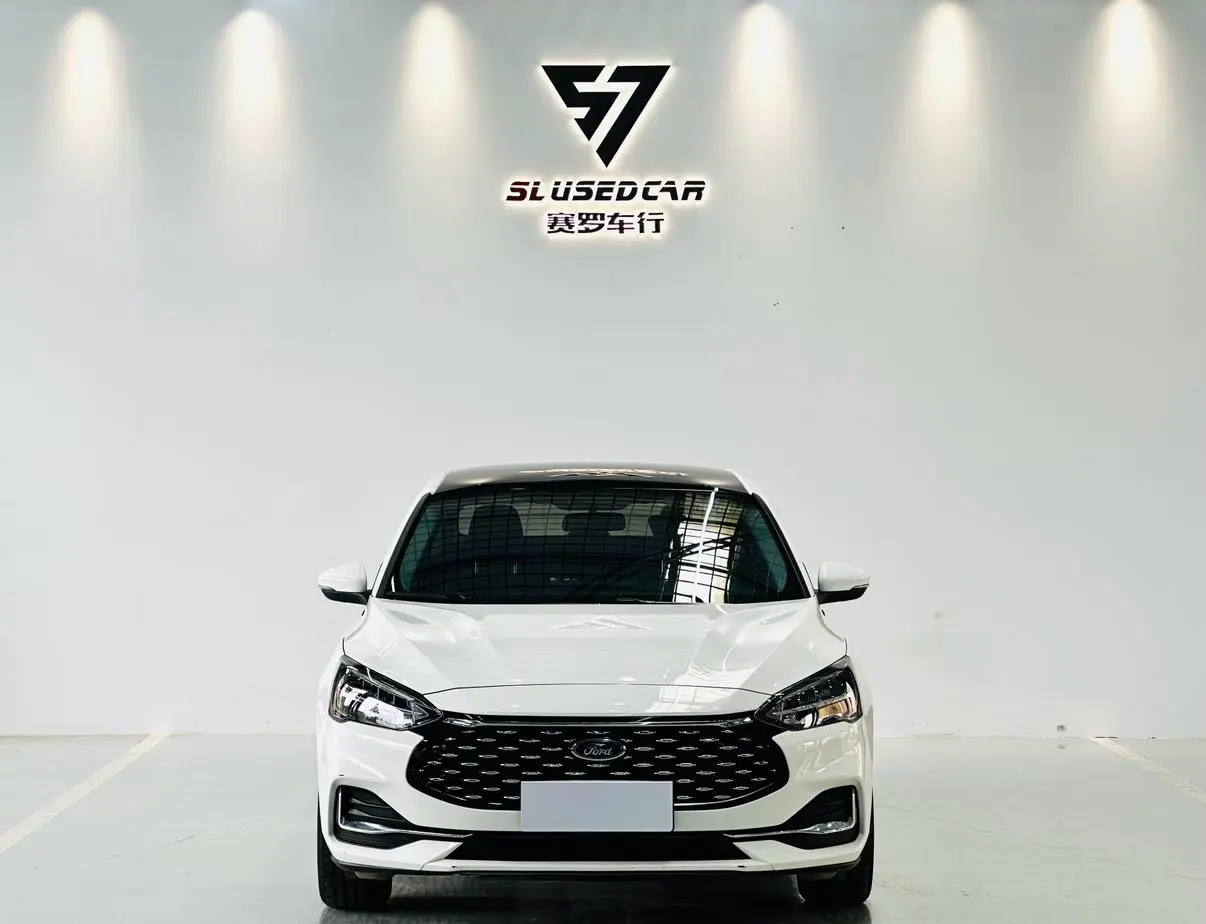 Ford Focus 2021 Sedan EcoBoost 180 Auto