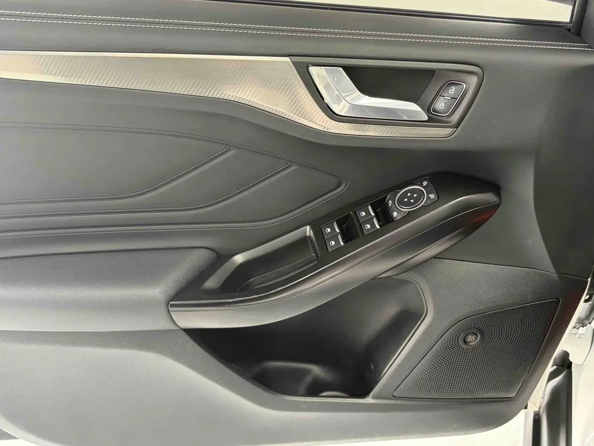 Ford Focus 2021 Sedan EcoBoost 180 Auto