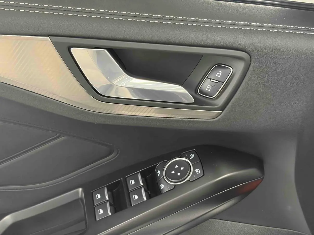 Ford Focus 2021 Sedan EcoBoost 180 Auto