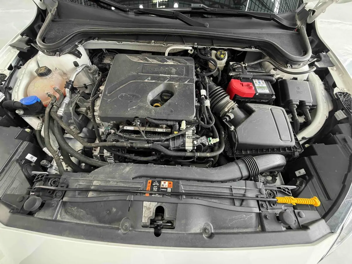 Ford Focus 2021 Sedan EcoBoost 180 Auto